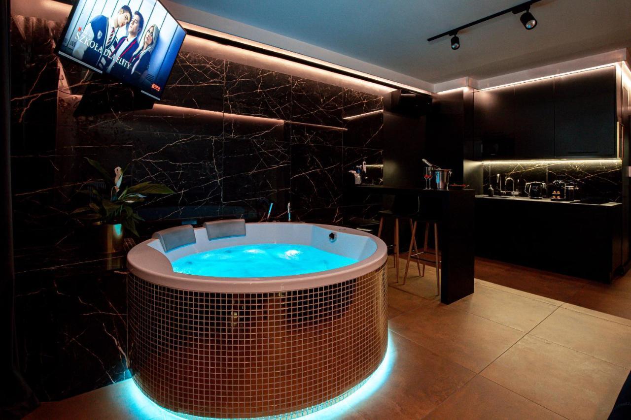 Jacuzzi Glass-House Central Station Krakow Exterior photo